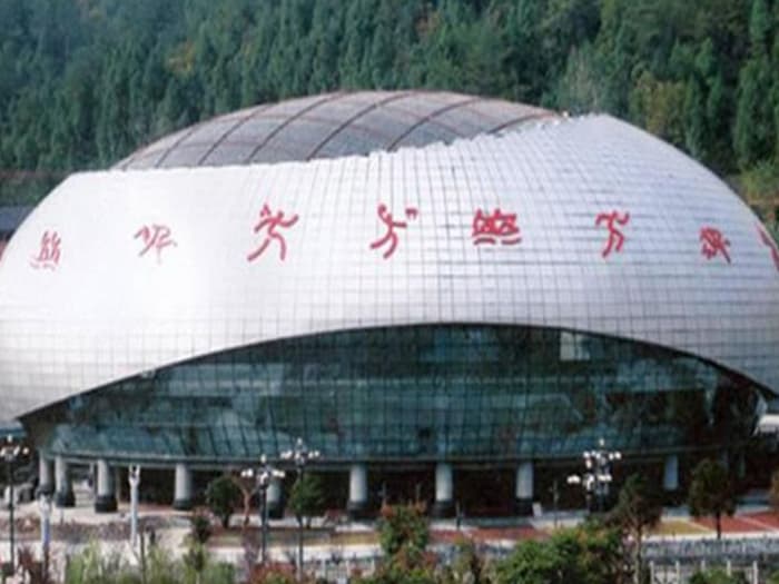 湘西体育中心球形网架加工安装
